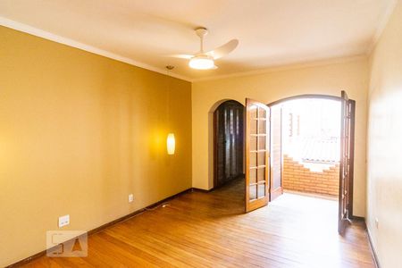 Casa à venda com 120m², 2 quartos e 1 vaga Casa à venda com 120m², 2 quartos e 1 vagaSuíte