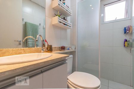 Apartamento à venda com 68m², 2 quartos e 2 vagas Apartamento à venda com 68m², 2 quartos e 2 vagasBanheiro da Suíte