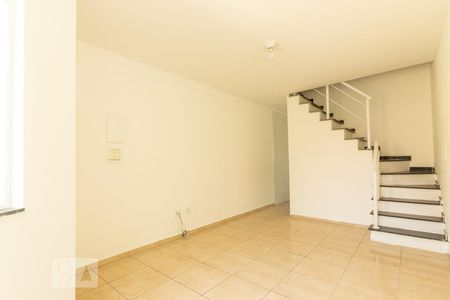 Sala de casa à venda com 2 quartos, 115m² em Vila Ré, São Paulo