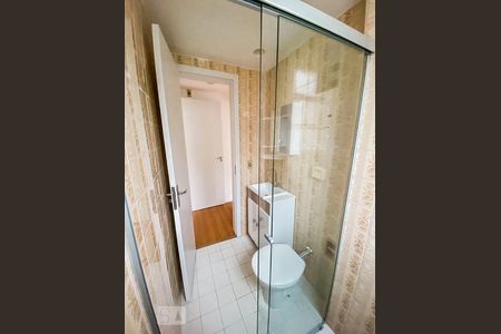 Banheiro de apartamento para alugar com 1 quarto, 47m² em Centro Histórico, Porto Alegre