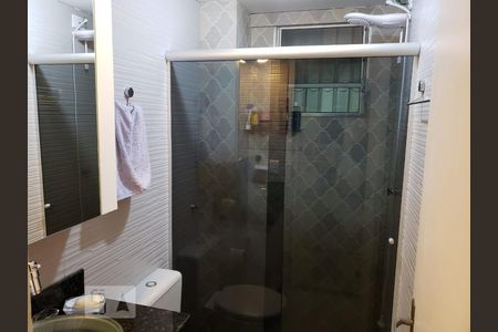 Banheiro de apartamento à venda com 2 quartos, 49m² em Pampulha, Belo Horizonte