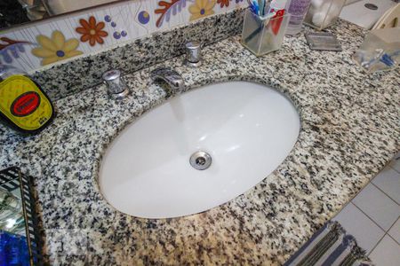 Apartamento à venda com 194m², 3 quartos e 3 vagasDetalhe Banheiro da Suíte 1
