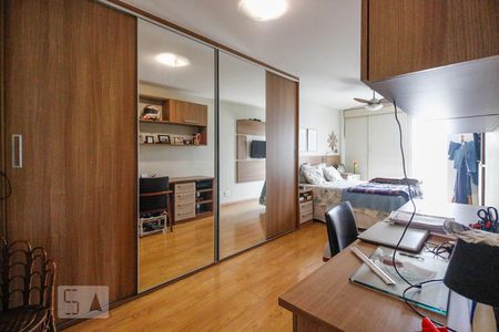 Apartamento à venda com 194m², 3 quartos e 3 vagasSuíte 1