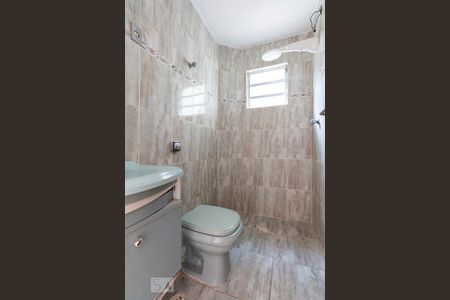 Banheiro Social - piso inferior de casa para alugar com 2 quartos, 60m² em Americanópolis, São Paulo