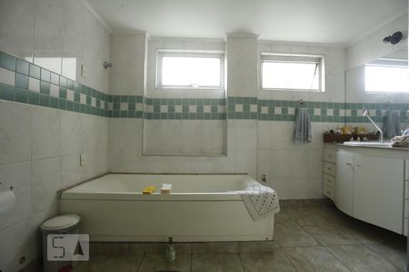 Banheiro da Suíte de apartamento à venda com 4 quartos, 347m² em Bela Vista, São Paulo