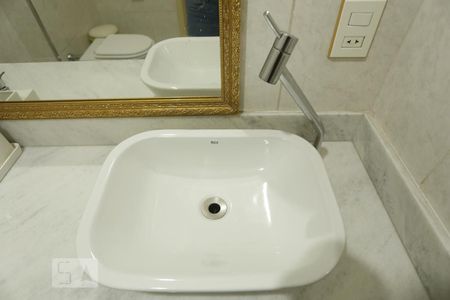 Apartamento à venda com 347m², 4 quartos e 2 vagasBanheiro Social