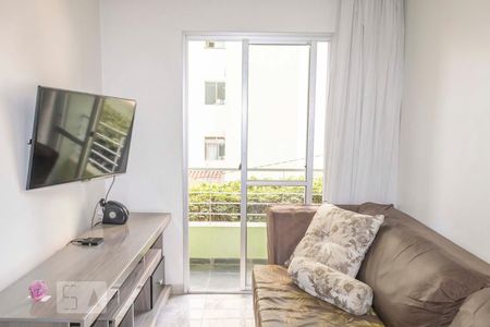 Sala de apartamento para alugar com 2 quartos, 57m² em Vila Amélia, São Paulo