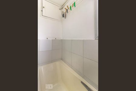 Banheiro de apartamento para alugar com 1 quarto, 50m² em Brooklin Paulista, São Paulo