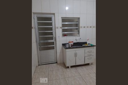 Cozinha  de casa para alugar com 2 quartos, 64m² em Jardim Coimbra, São Paulo