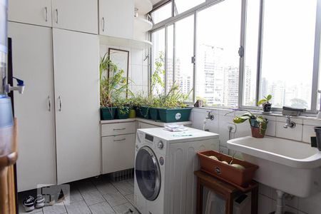 Apartamento à venda com 130m², 3 quartos e 1 vagaÁrea de Serviço