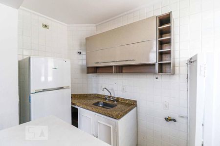 Cozinha de apartamento para alugar com 1 quarto, 50m² em Brooklin Paulista, São Paulo