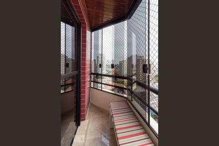 Apartamento à venda com 136m², 3 quartos e 3 vagasVaranda 2