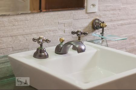 Apartamento à venda com 136m², 3 quartos e 3 vagasBanheiro da Suíte Torneira