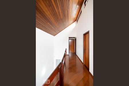 Casa para alugar com 286m², 3 quartos e 4 vagasCorredor Quartos