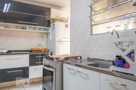 Cozinha de apartamento à venda com 2 quartos, 56m² em Vila Amélia, São Paulo