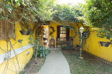 Quintal de casa para alugar com 3 quartos, 199m² em Vila Romana, São Paulo