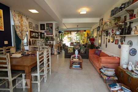 Sala de casa para alugar com 3 quartos, 199m² em Vila Romana, São Paulo