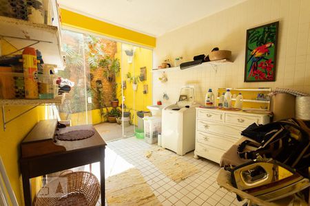 Área de Serviço de casa para alugar com 3 quartos, 199m² em Vila Romana, São Paulo