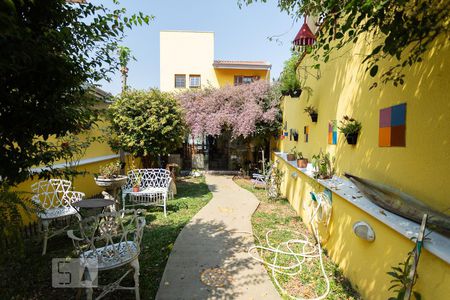 Quintal de casa para alugar com 3 quartos, 199m² em Vila Romana, São Paulo