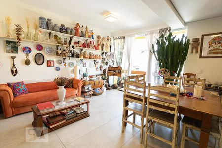 Sala de casa para alugar com 3 quartos, 199m² em Vila Romana, São Paulo