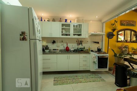 Casa para alugar com 199m², 3 quartos e 1 vaga Casa para alugar com 199m², 3 quartos e 1 vagaCozinha
