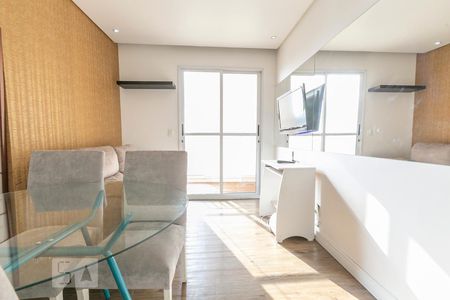 Sala de apartamento para alugar com 2 quartos, 50m² em Jardim Iris, São Paulo