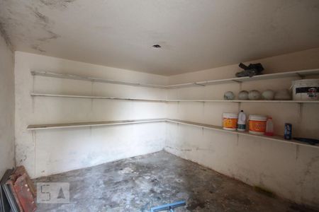 Casa à venda com 135m², 3 quartos e 1 vagaPorão