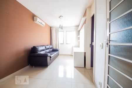 Sala  de apartamento para alugar com 3 quartos, 92m² em São Sebastião, Porto Alegre