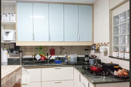 Apartamento à venda com 90m², 3 quartos e 2 vagasCozinha