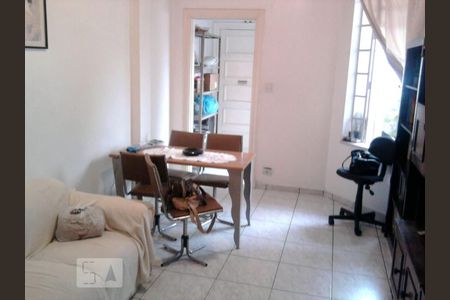 Apartamento à venda com 90m², 2 quartos e sem vagaSala