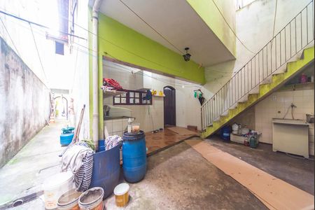 Casa à venda com 242m², 3 quartos e sem vagaQuintal Fundos 