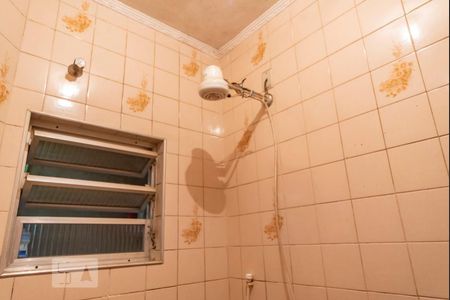 Casa à venda com 242m², 3 quartos e sem vagaChuveiro