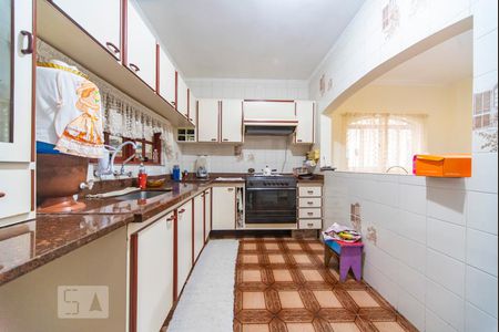 Casa à venda com 242m², 3 quartos e sem vagaCozinha 