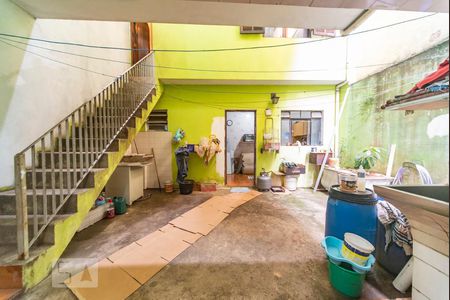 Casa à venda com 242m², 3 quartos e sem vagaQuintal Fundos 