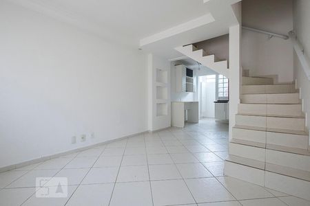 Sala de casa de condomínio à venda com 2 quartos, 56m² em Pompeia, São Paulo