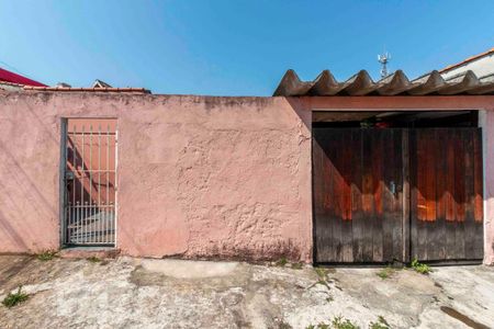 Casa à venda com 280m², 3 quartos e 1 vaga Casa à venda com 280m², 3 quartos e 1 vagaFachada