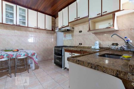 Casa à venda com 280m², 3 quartos e 1 vaga Casa à venda com 280m², 3 quartos e 1 vagaCozinha