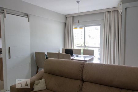 Apartamento à venda com 70m², 2 quartos e 1 vaga Apartamento à venda com 70m², 2 quartos e 1 vagaSala