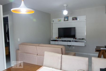 Apartamento à venda com 70m², 2 quartos e 1 vaga Apartamento à venda com 70m², 2 quartos e 1 vagaSala