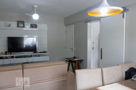 Apartamento à venda com 70m², 2 quartos e 1 vaga Apartamento à venda com 70m², 2 quartos e 1 vagaSala