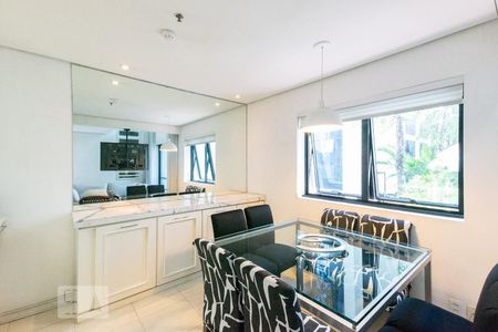 Sala de apartamento à venda com 2 quartos, 72m² em Moema, São Paulo