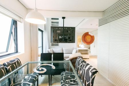 Sala de apartamento à venda com 2 quartos, 72m² em Moema, São Paulo