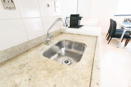 Apartamento à venda com 72m², 2 quartos e 1 vagaCozinha - Torneira