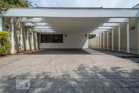 Garagem de casa à venda com 4 quartos, 500m² em Vila Cordeiro, São Paulo