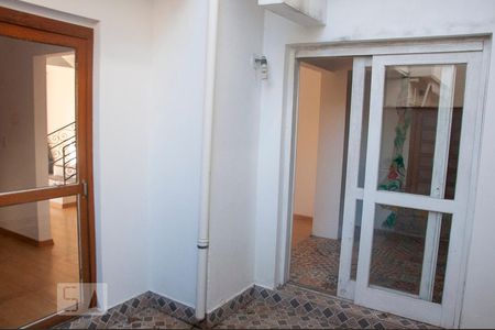 Casa de condomínio para alugar com 250m², 3 quartos e 1 vagaÁrea de Serviço