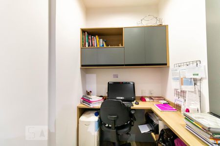 Apartamento à venda com 75m², 2 quartos e 1 vagaEscritório