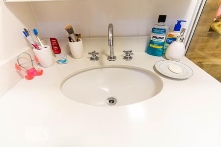 Apartamento à venda com 75m², 2 quartos e 1 vagaBanheiro da Suíte