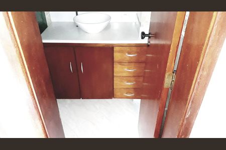 Banheiro de apartamento para alugar com 2 quartos, 70m² em Centro, Niterói