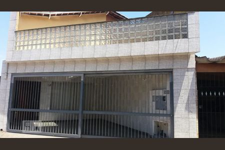 Casa à venda com 200m², 3 quartos e 2 vagasFachada