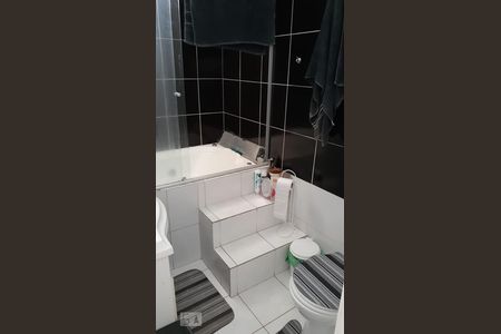 Casa à venda com 200m², 3 quartos e 2 vagasBanheiro Suite 3